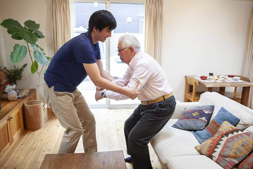 老人ホームにおけるリハビリの種類と目的 | ホスピタルメント | 桜十字 高齢者のリハビリテーション