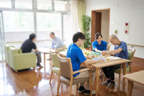 特別養護老人ホーム(特養)と介護老人保健施設(老健)の違い